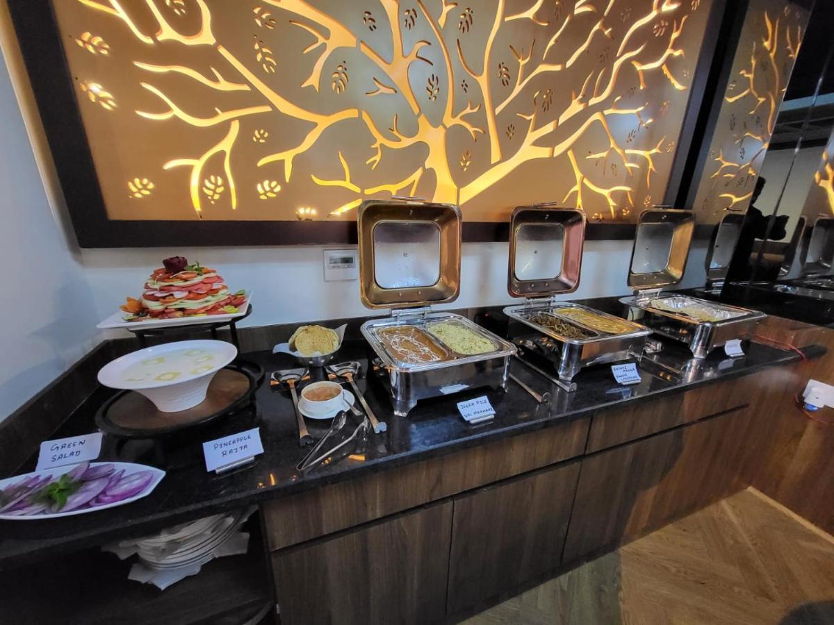 Belvedere Suites Greater Noida Exteriör bild