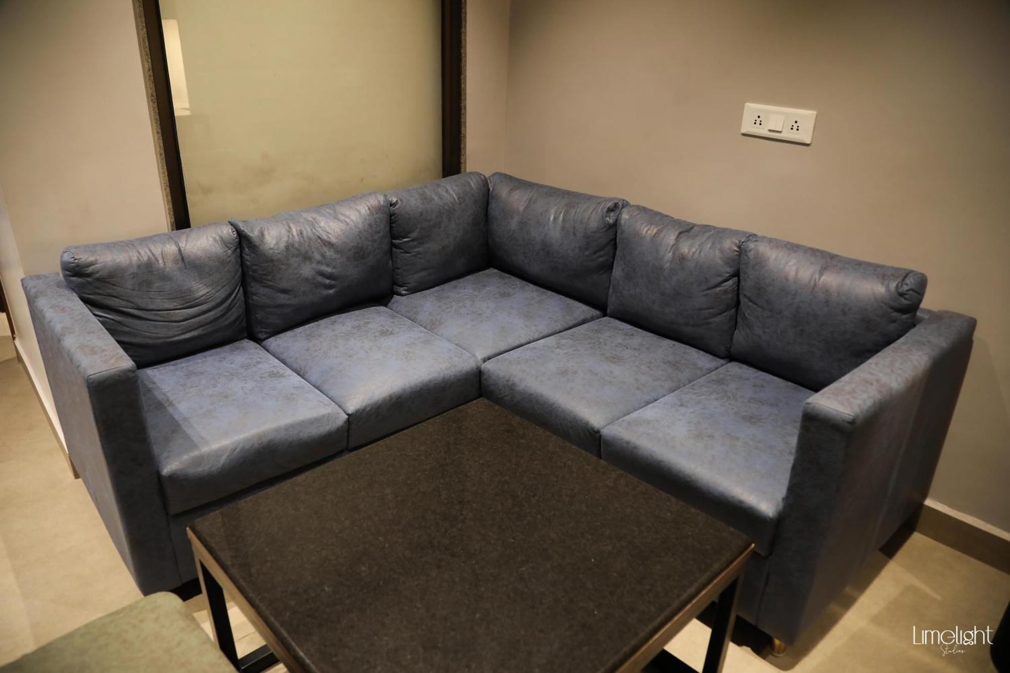Belvedere Suites Greater Noida Exteriör bild