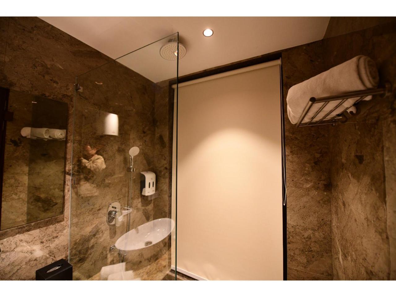 Belvedere Suites Greater Noida Exteriör bild