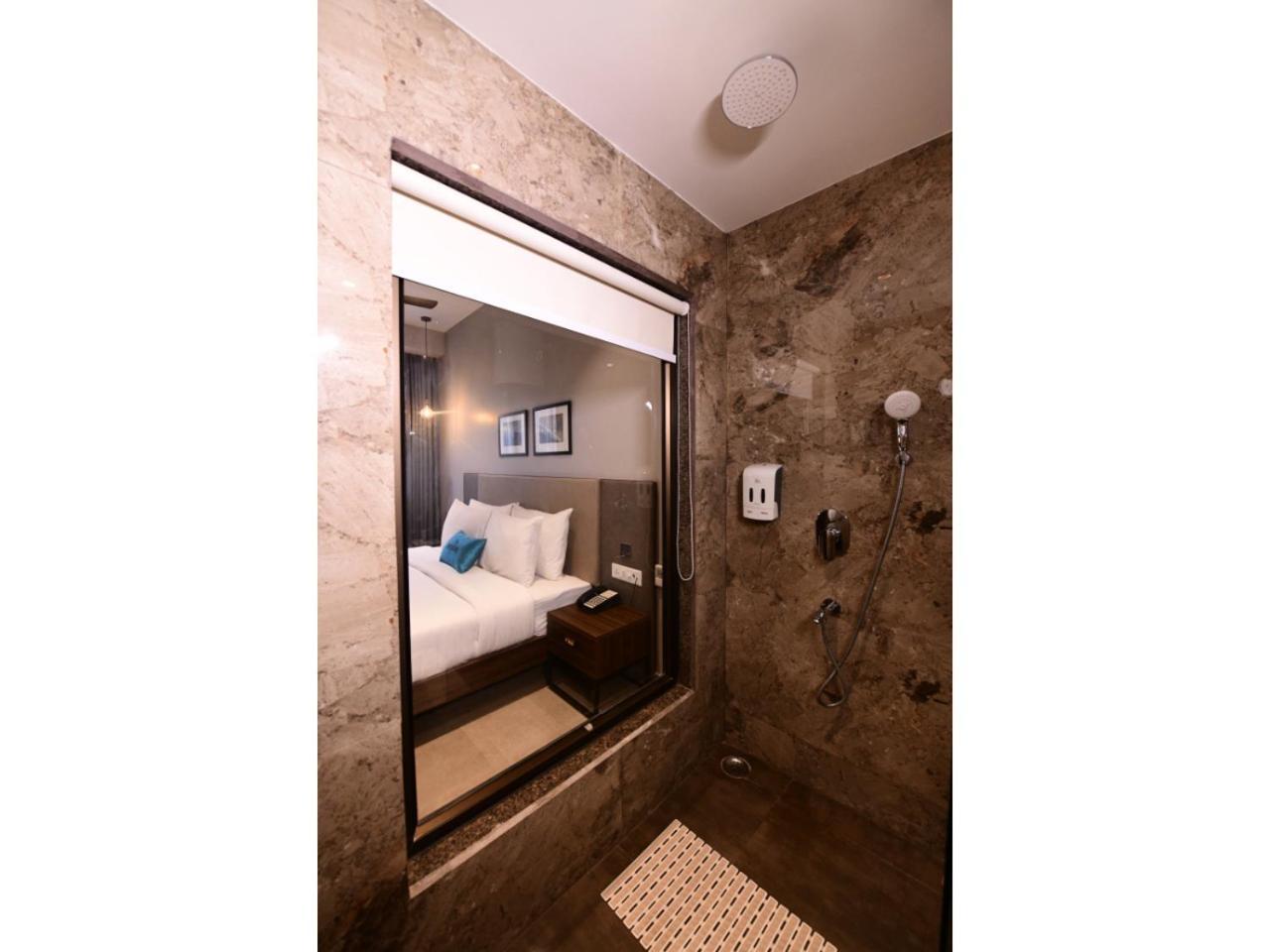 Belvedere Suites Greater Noida Exteriör bild