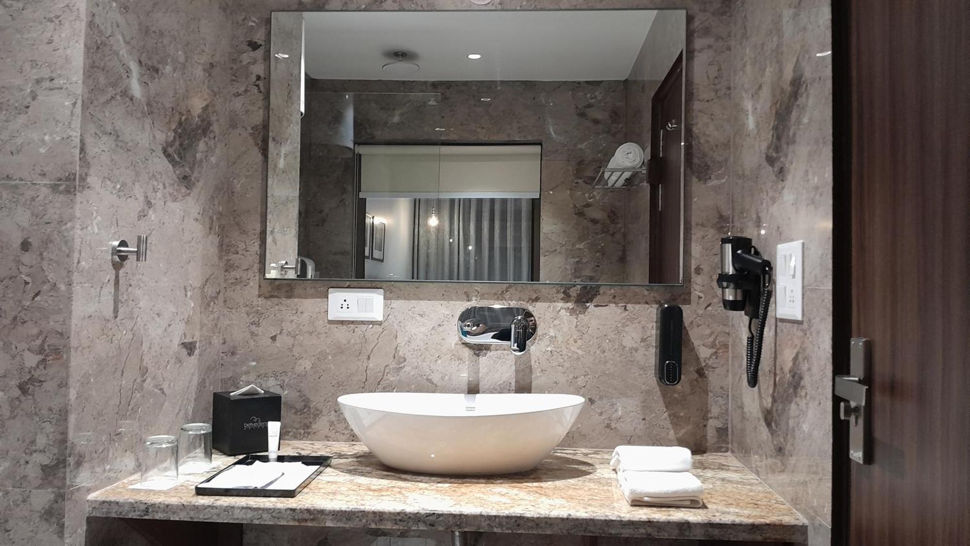 Belvedere Suites Greater Noida Exteriör bild