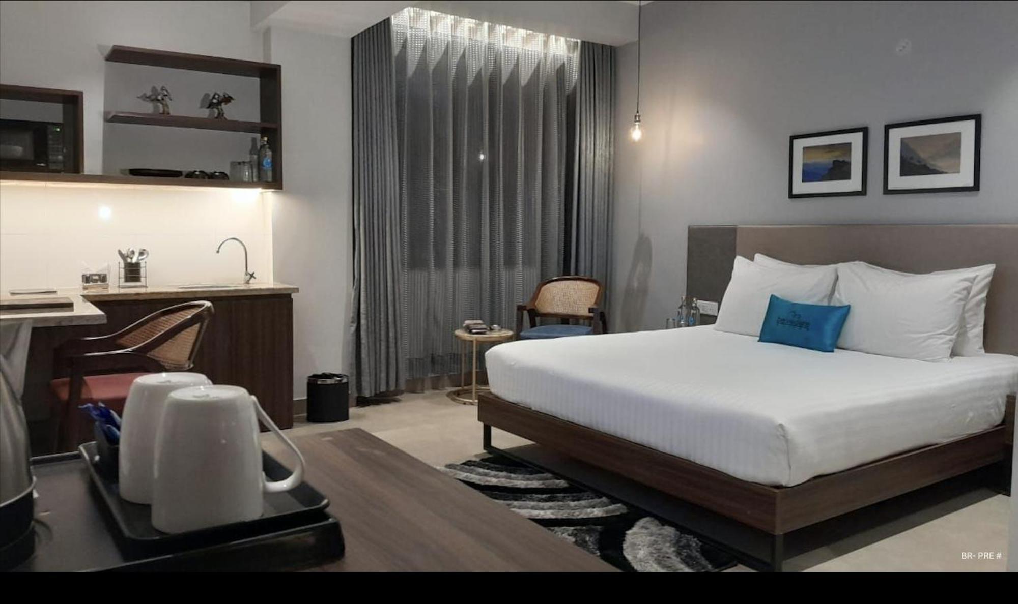 Belvedere Suites Greater Noida Exteriör bild